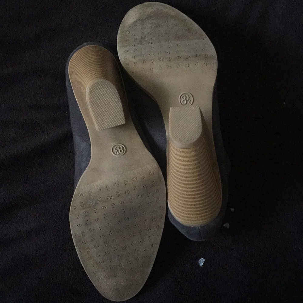 Shoes - Picture 3 of 3